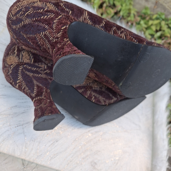 Baci Daisy Tapestry Brocade Mink Fur Pom Pom Slip-On Ankle Heel Boots  Size 6.5 - Picture 16 of 16